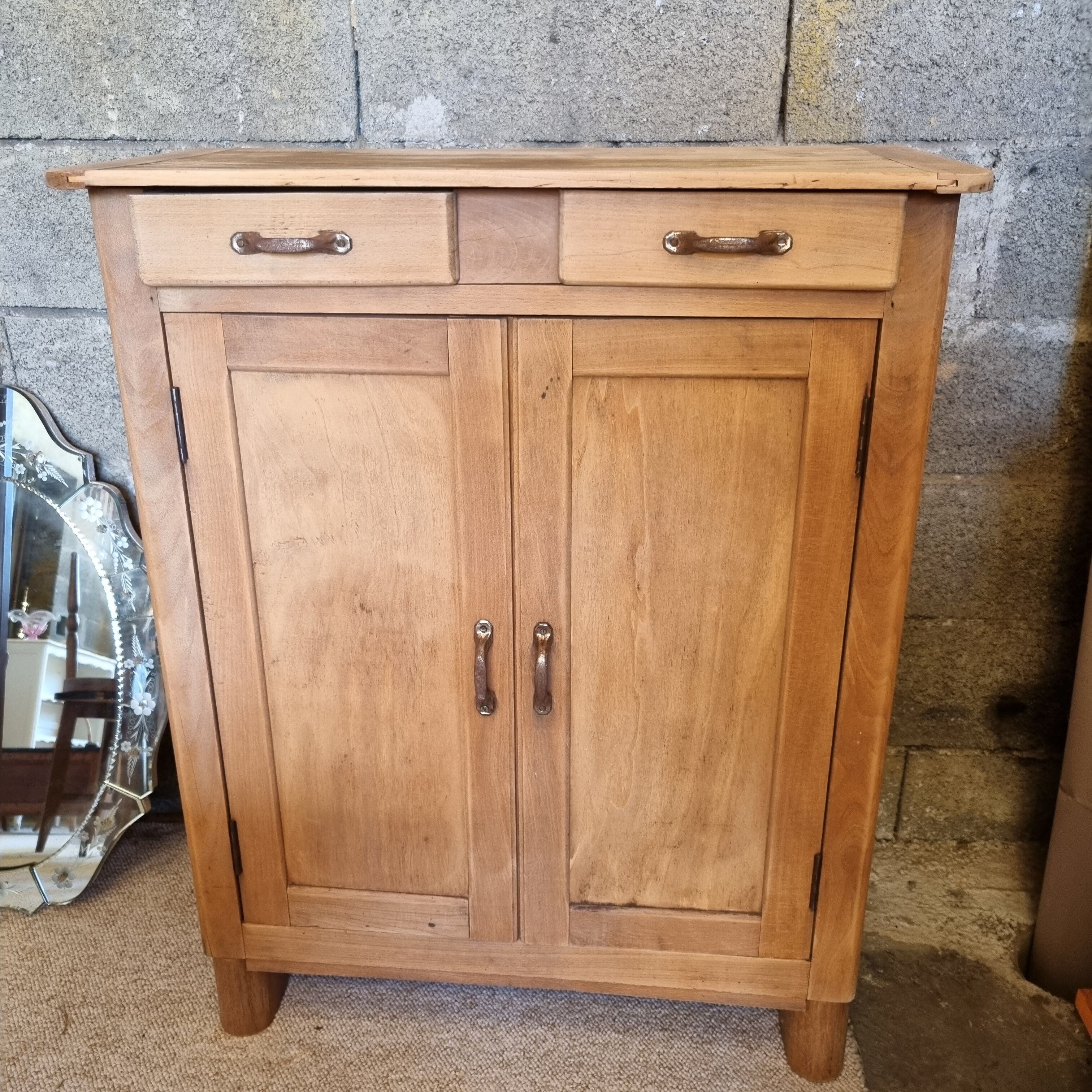 Parisian buffet in raw wood