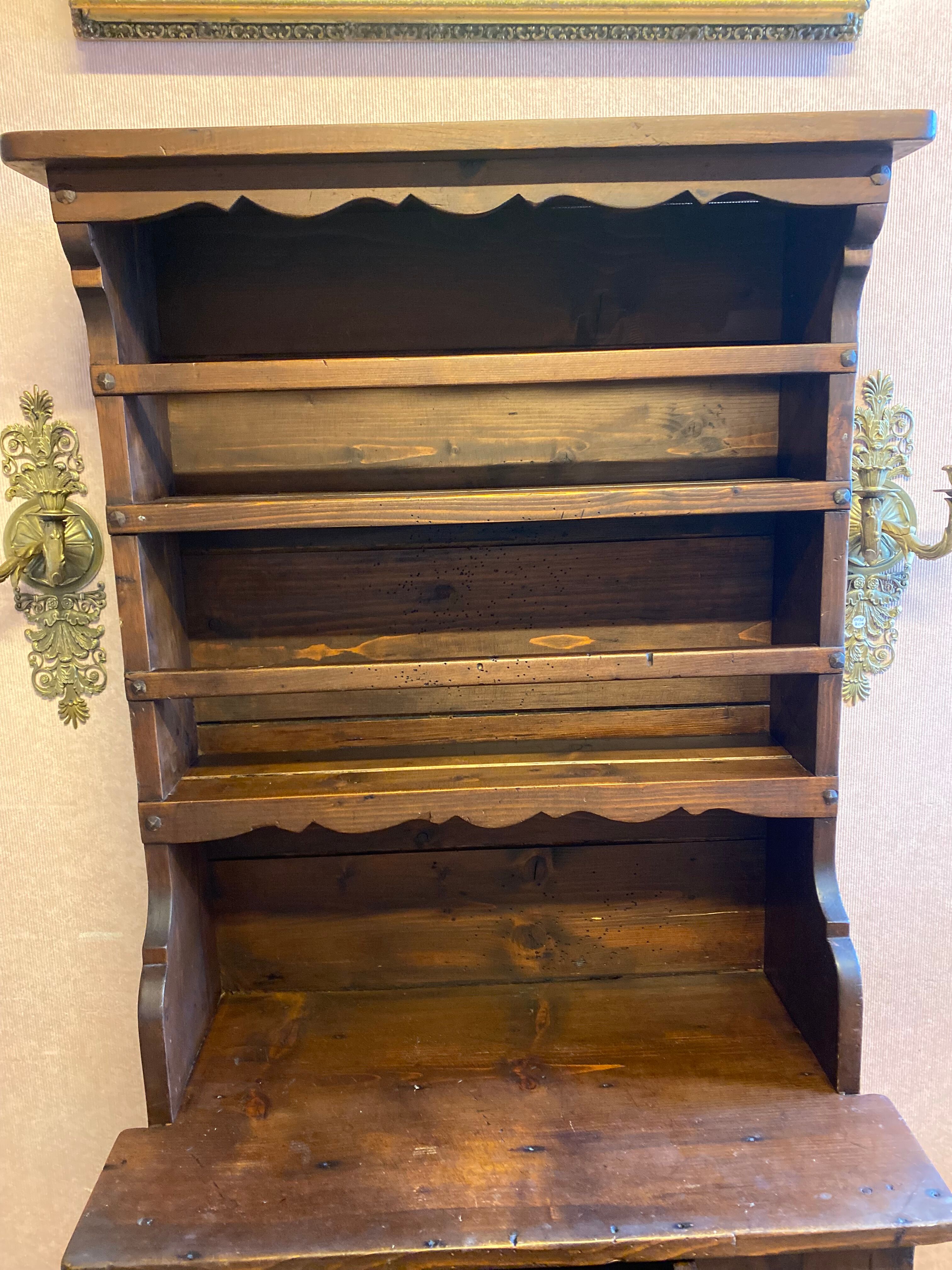 Savoyard fir dresser