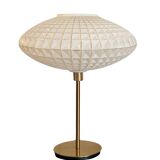 Lampe à poser avec un globe vintage soucoupe en verre et un pied doré
