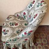 Toad in cloth armchair and its Ottoman