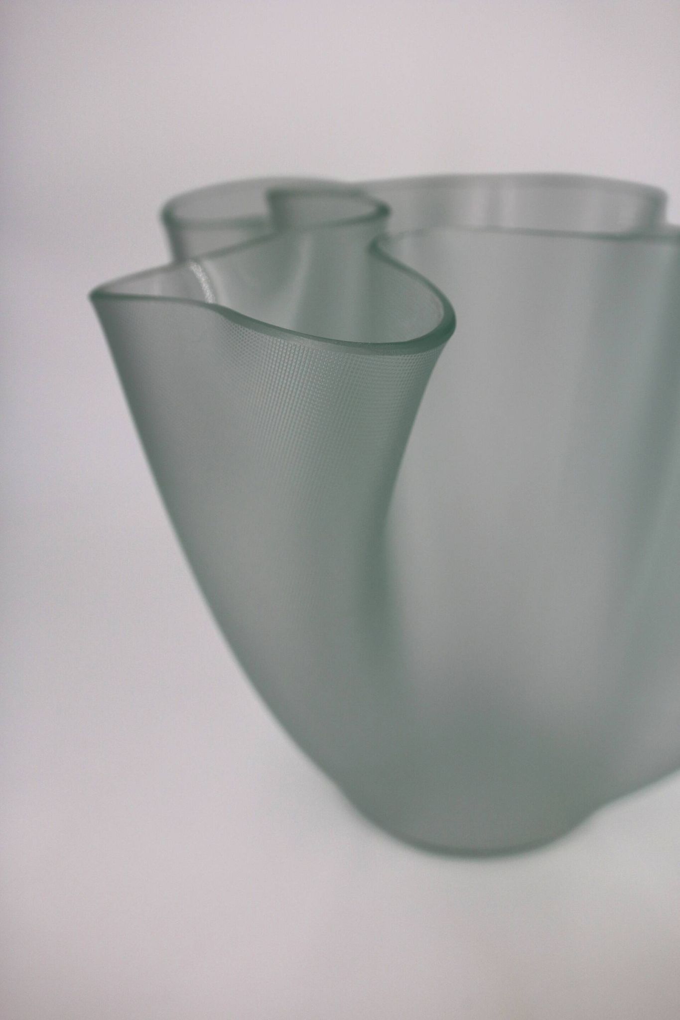 Glass Vase, "Cartoccio" model by Pietro Chiesa for Fontana Arte
