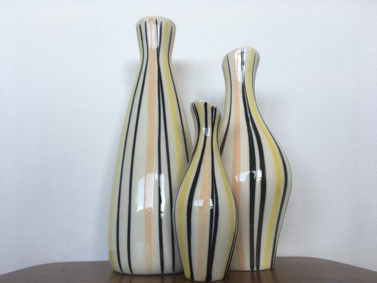 Set of design vases by Jarmila Formánková for Ditmar Urbach, 1970s
