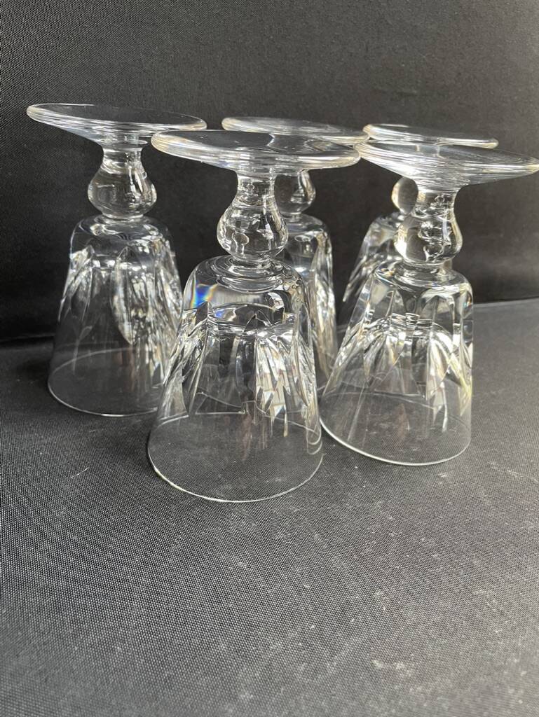 2899 – 5 Saint Louis wine glasses Jersey service In strong cut crystal