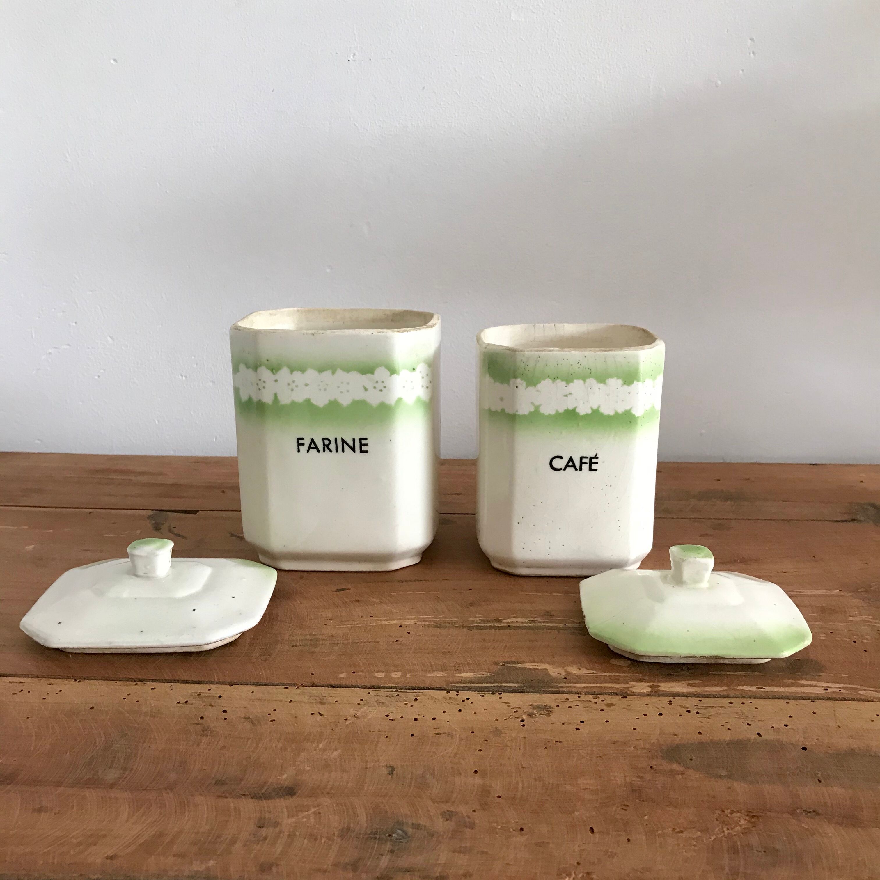 Spice pots