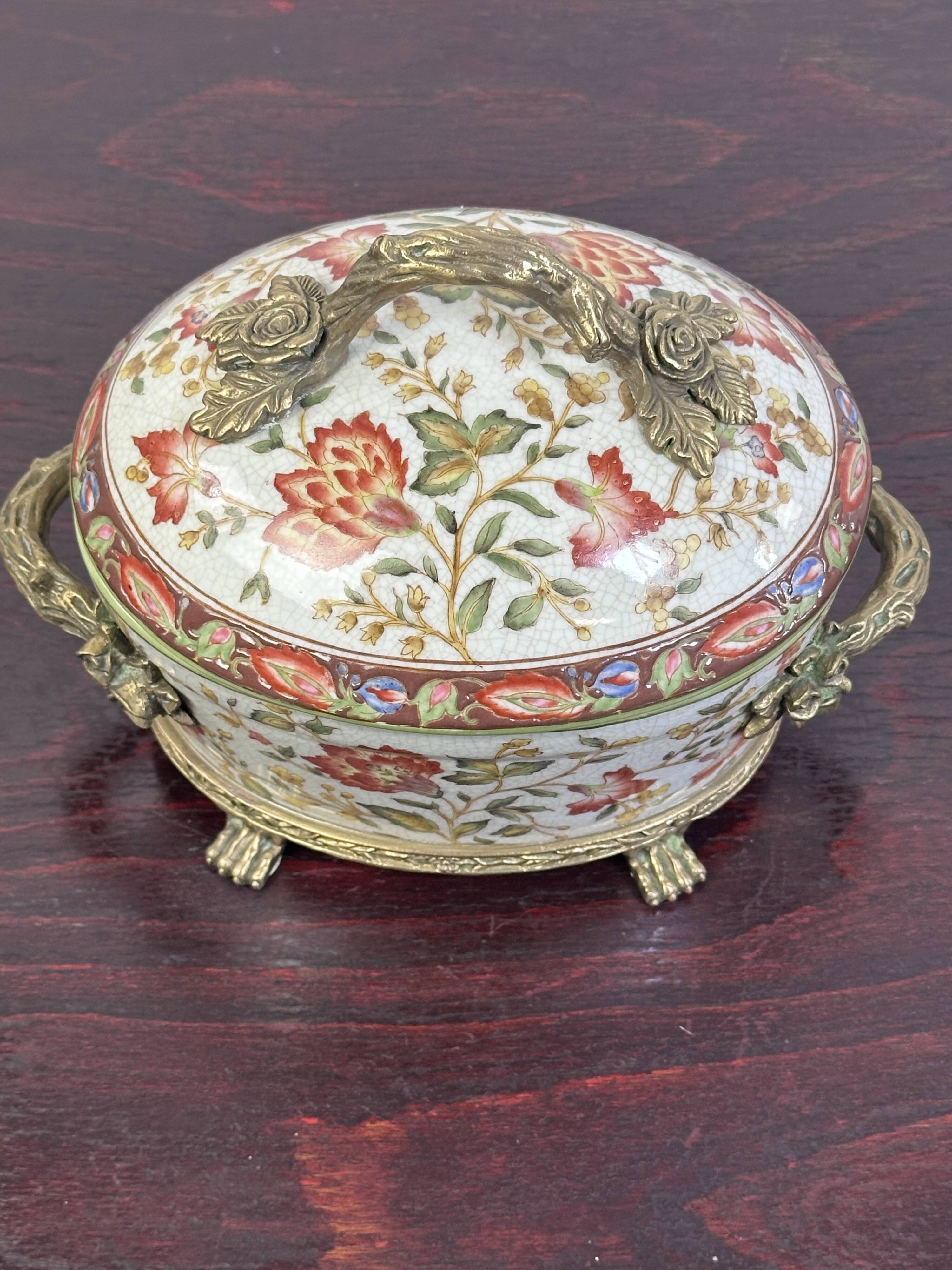 Louis XV style enamelled ceramic and bronze pot 22x16cm