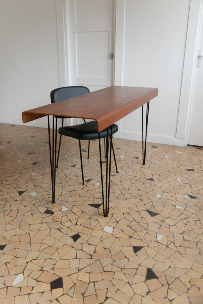 Vintage hairpin office