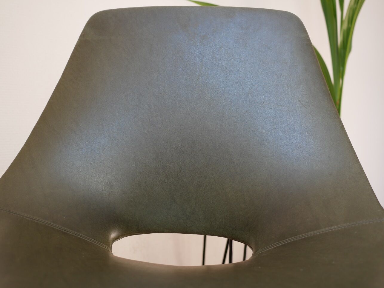Chair tonneau Pierre Guariche for Steiner