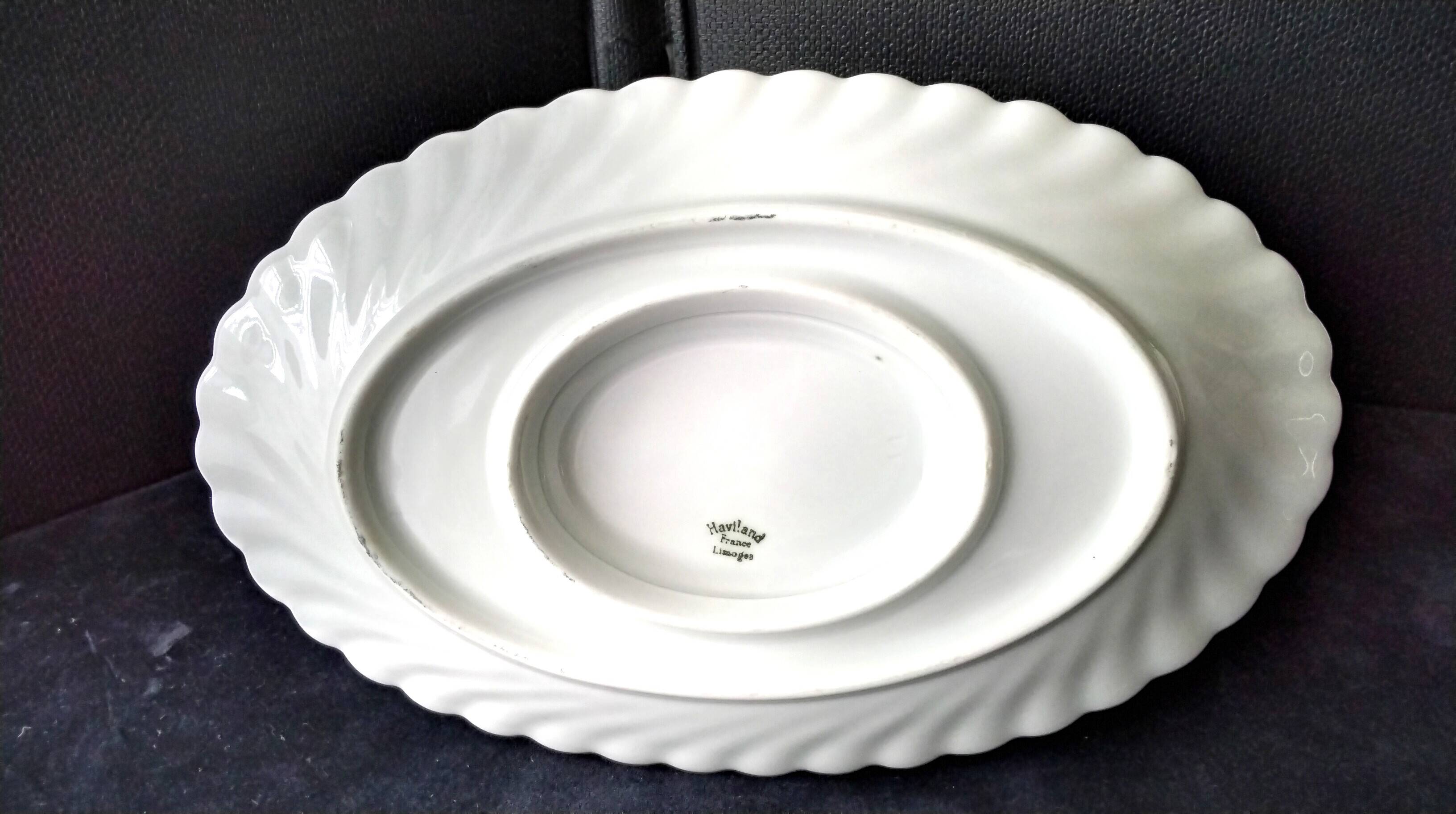 Saucière en porcelaine de Limoges  Haviland  Modèle "Torse "