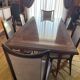 Table rectangulaire et 6 chaises