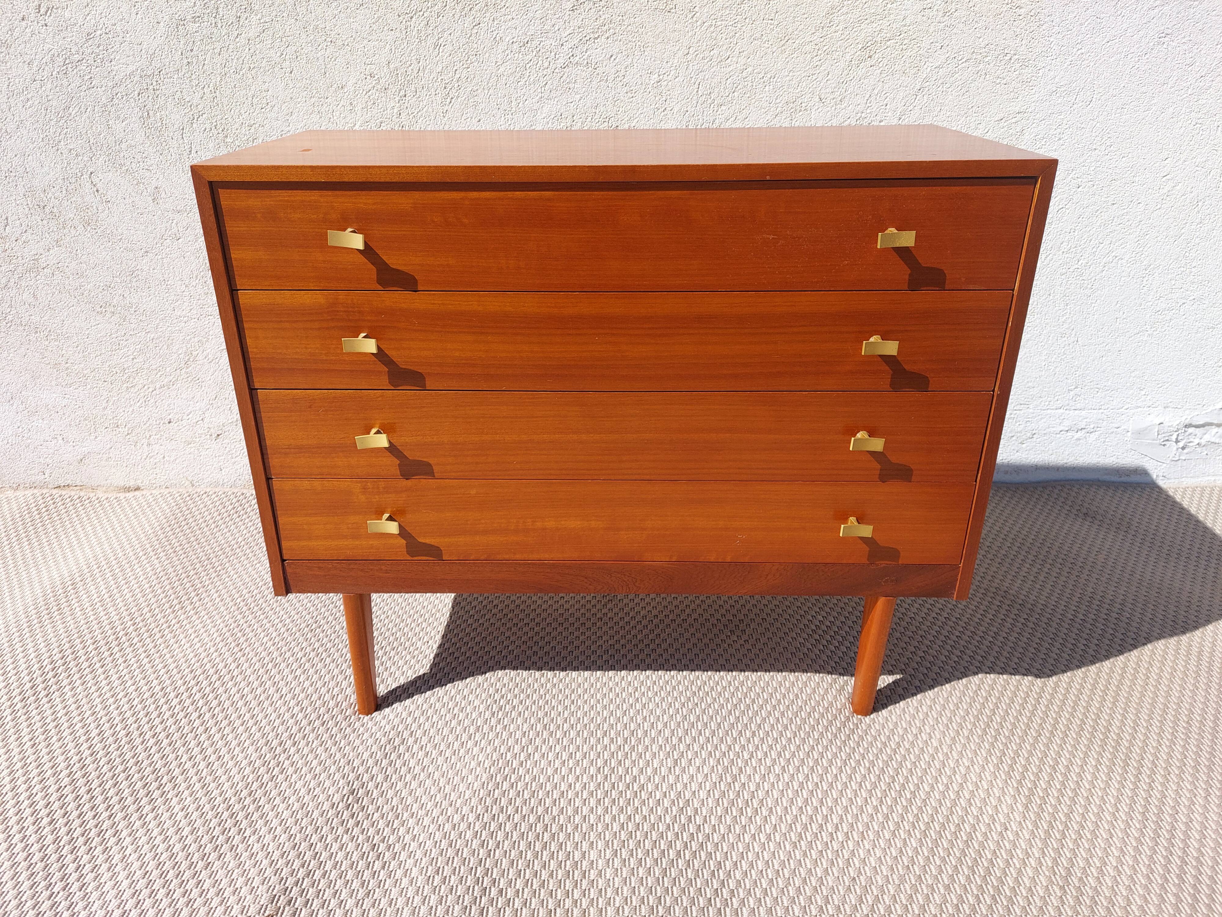 Scandinavian style commode