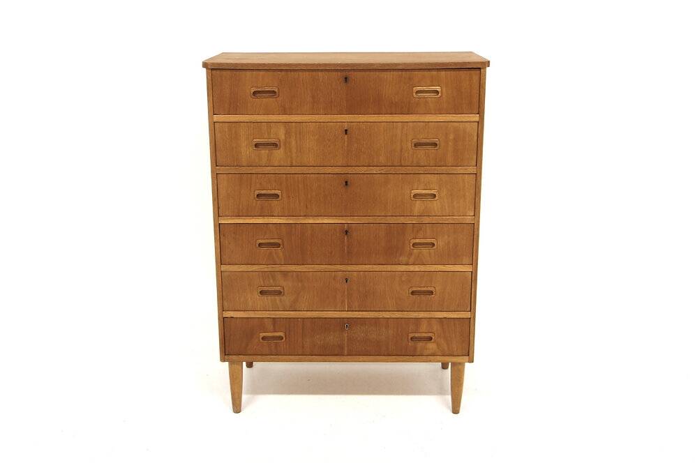Commode scandinave "tallboy" en chêne, Suède, 1950