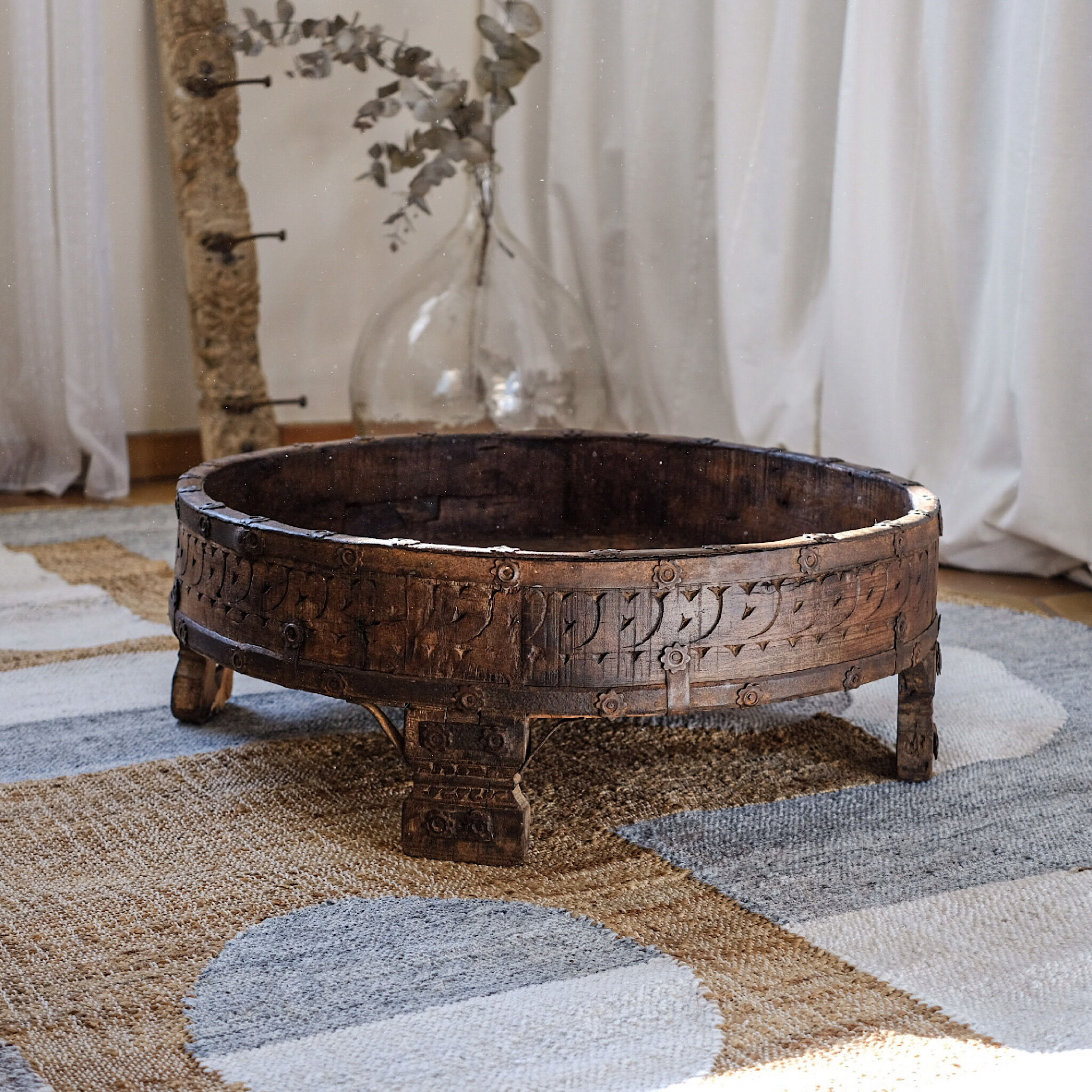Chakki old coffee table