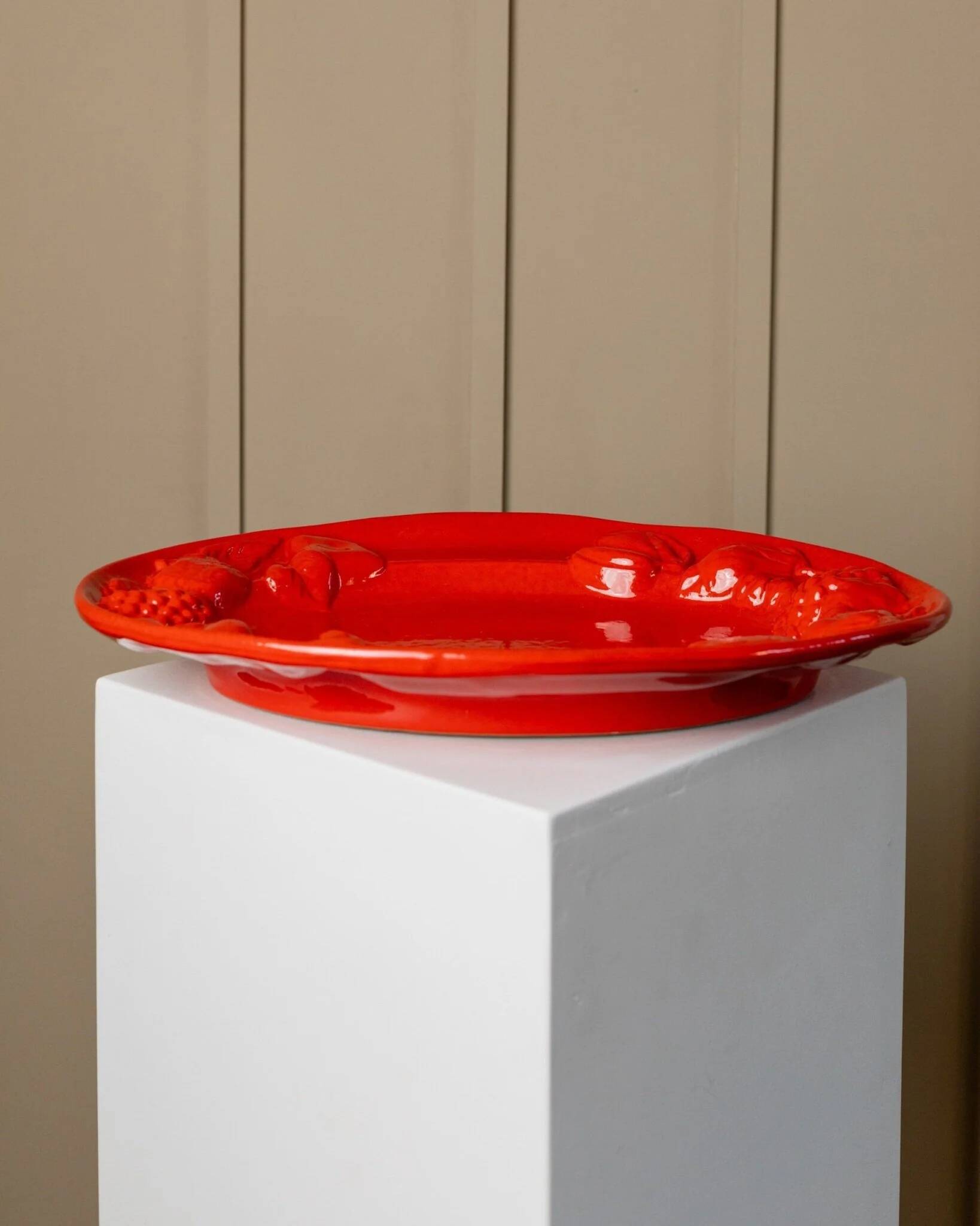 XL red ceramic plate oval 1980s - fruit relief - Mid Century design - Italian craftsmanship