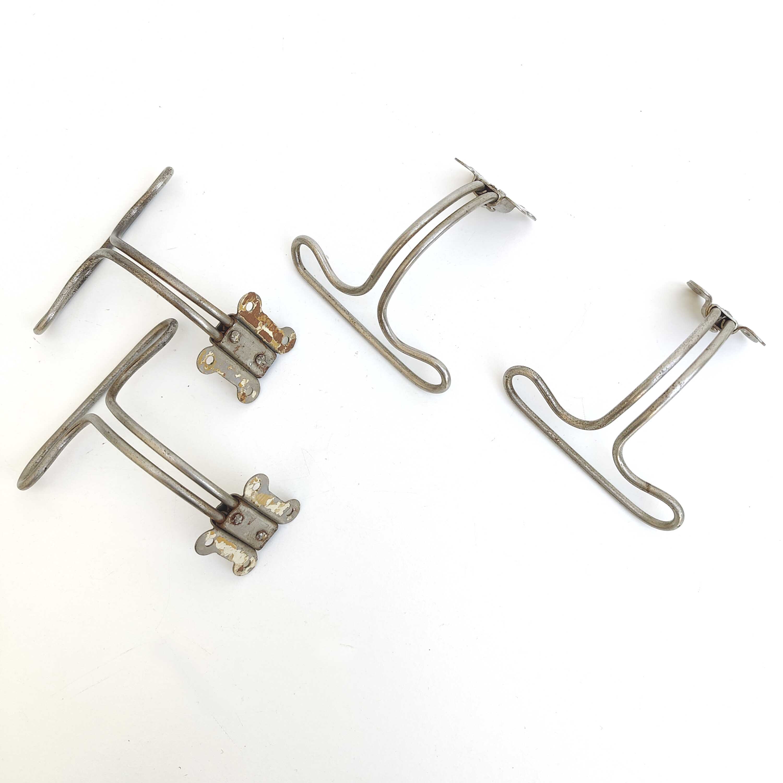 4 vintage metal wire hooks