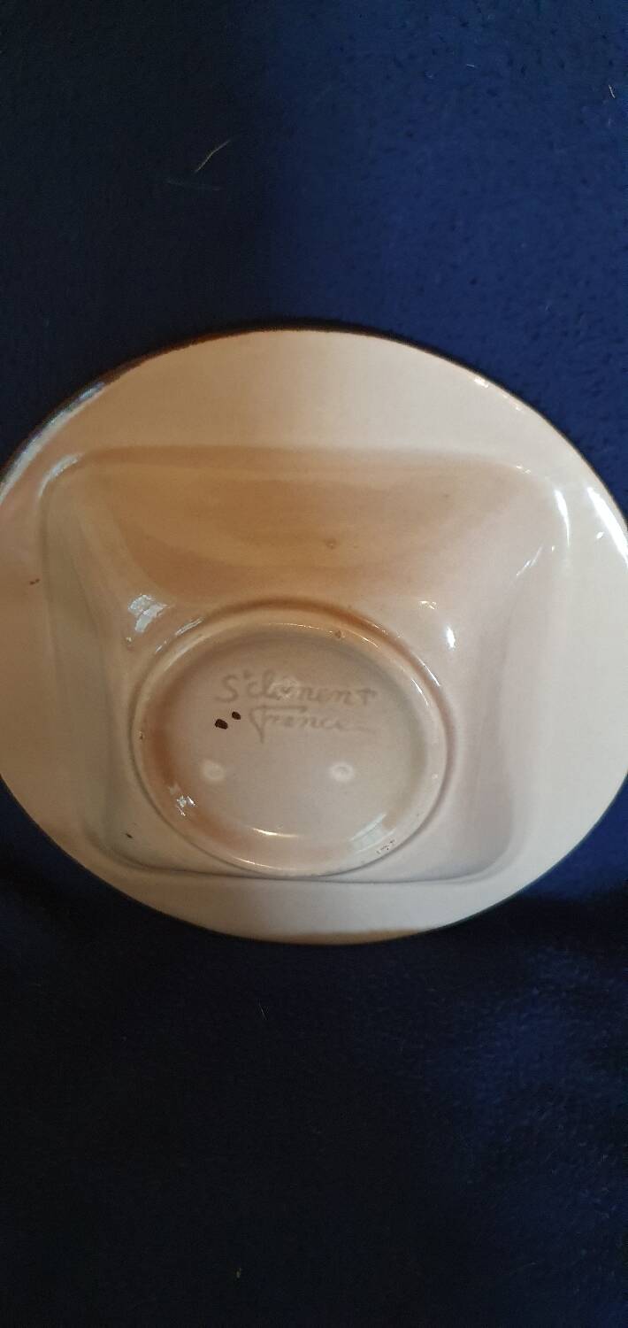 Saint Clément vintage dinner and soup plates