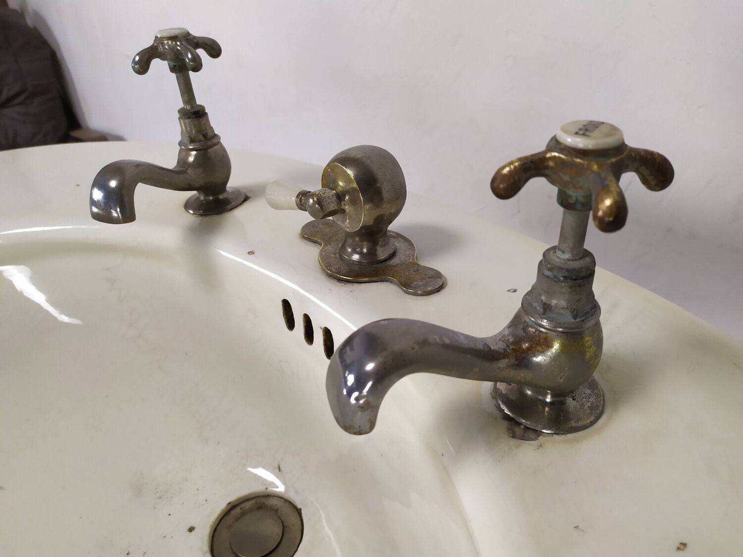 Vasque évier porcelaine sur pied