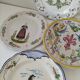 4 assiettes en faïence peintes à la main