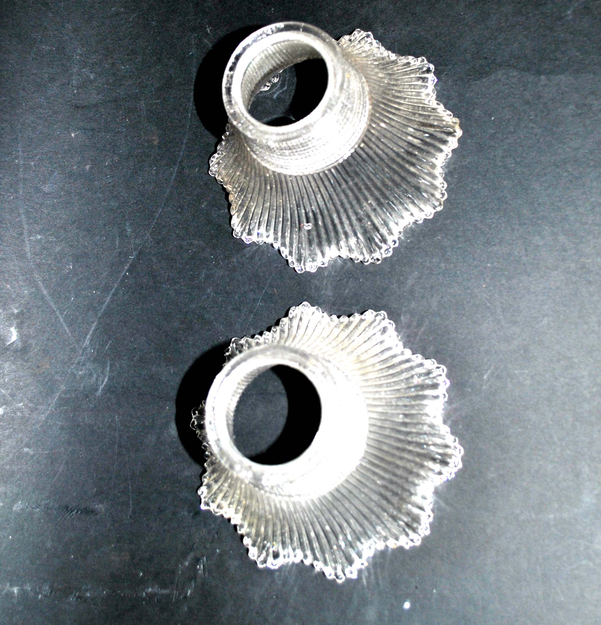 Set of 2 glasses of lamps