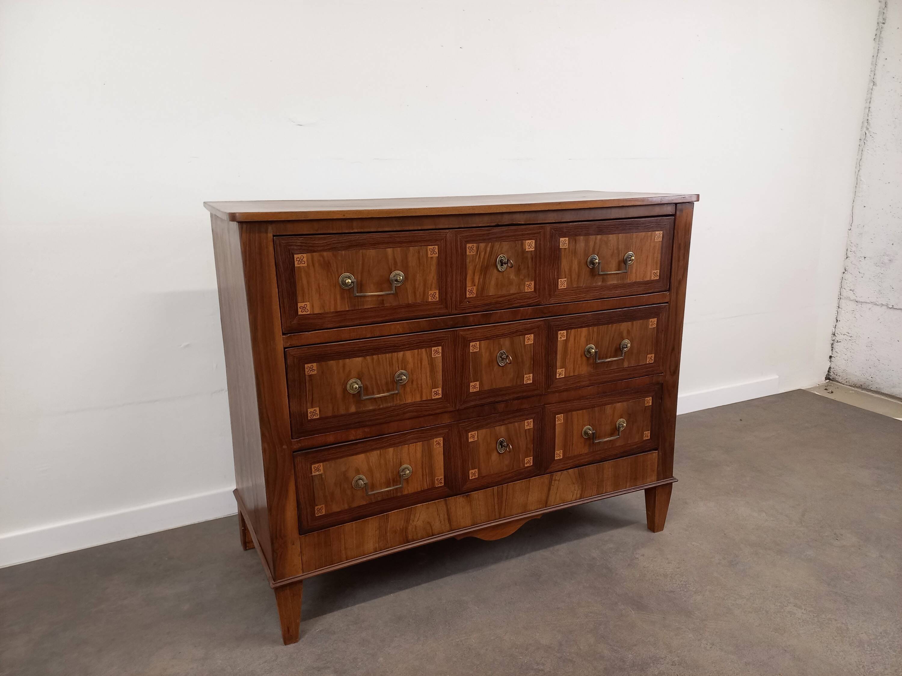 Commode de style Louis XVI