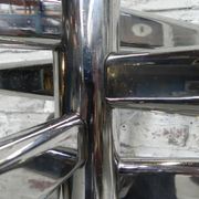 Porte-manteau debout de chrome de chrome de cru