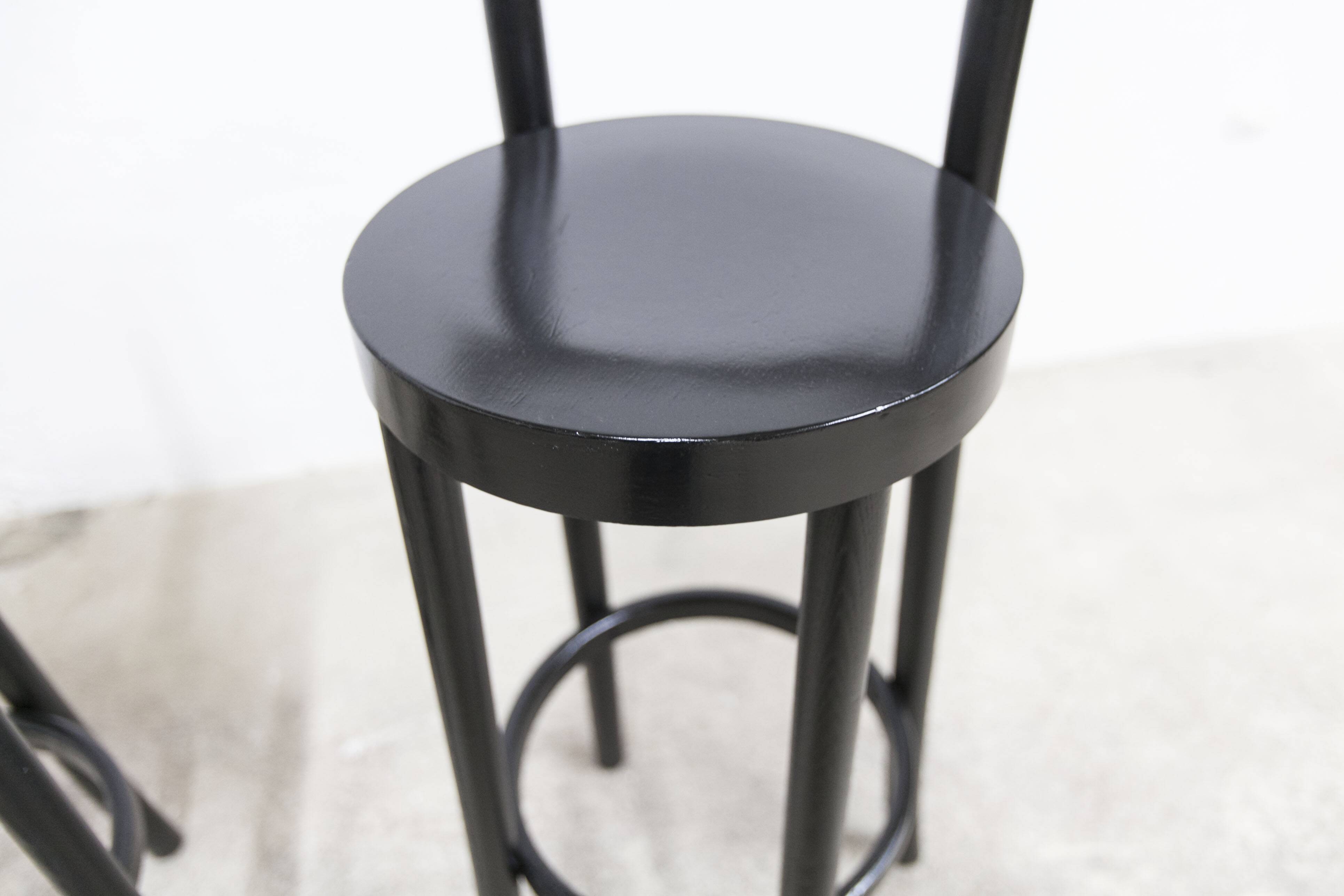 Pair of Baumann high stools, Dialog model, 79 cm