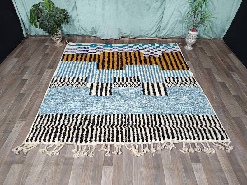 Magnificent handmade rug 200cm x 300cm