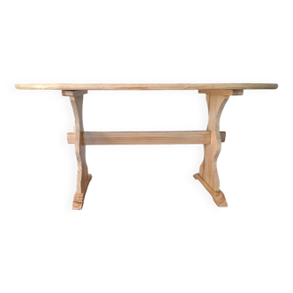 Pine wood table