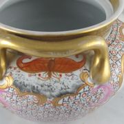 Old pink family style porcelain pot or vase with mandarin decoration, samson, paris