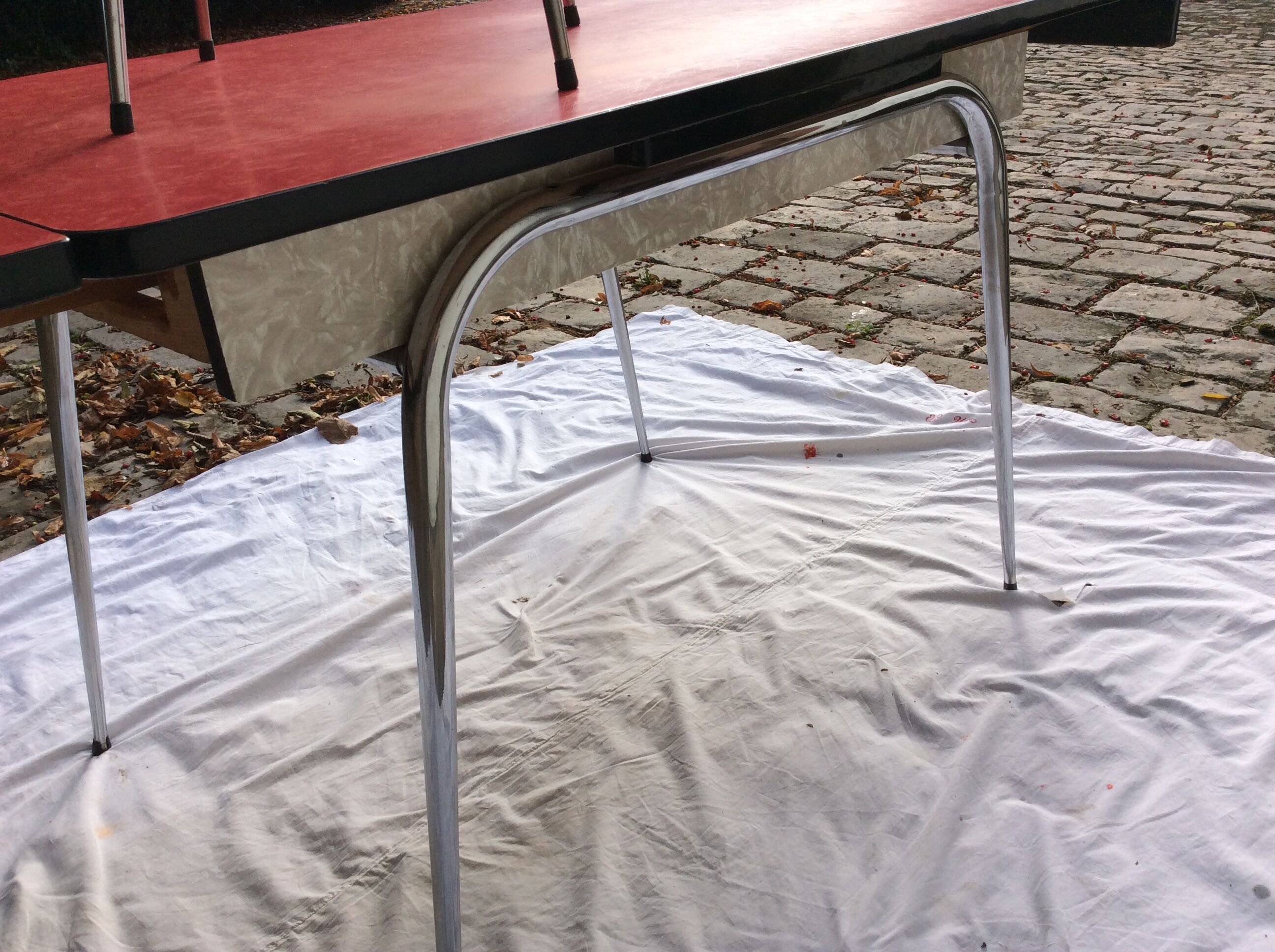 Kitchen 60' + 1 matching Chair table