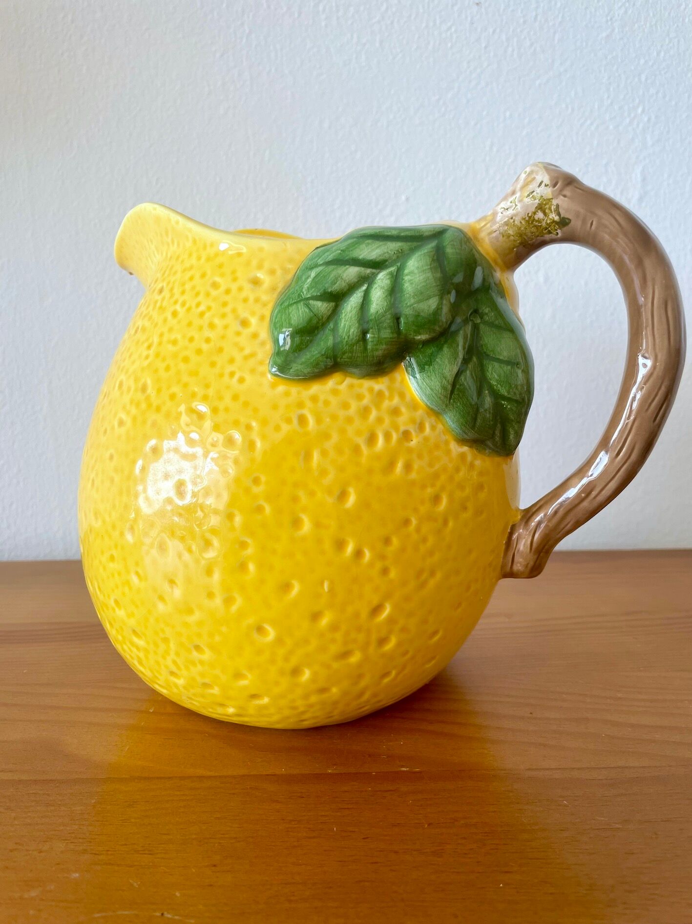 Water pitcher slurry lemon