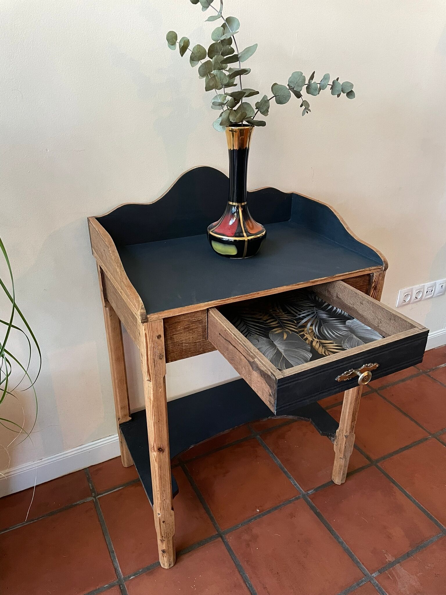 Classic style dry sink in wood