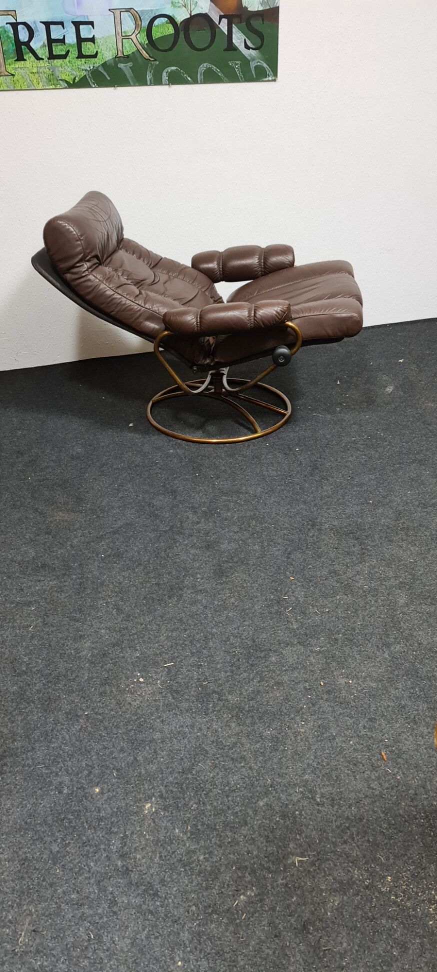 Vintage leather stressless reclining chair