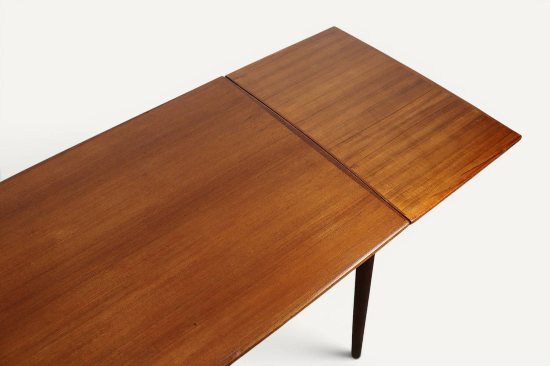 Extendable dining table in Scandinavian teak - 1960s