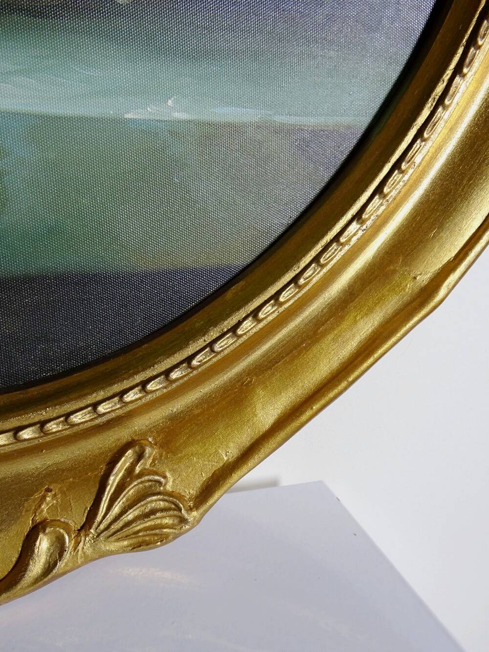 Large oil on canvas bouquet medallion wooden frame gilded stucco vintage