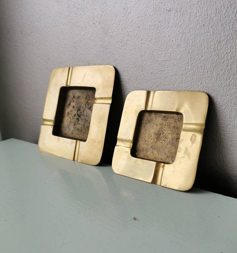 Set of 2 brass ashtrays of vintage design, 80s