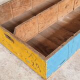 Tiroir caisse en bois bleu ciel avec jaune