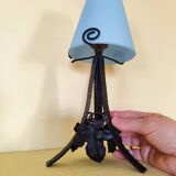 Lampe Art Nouveau en fer forgé et abat-jour en verre opaque bleu