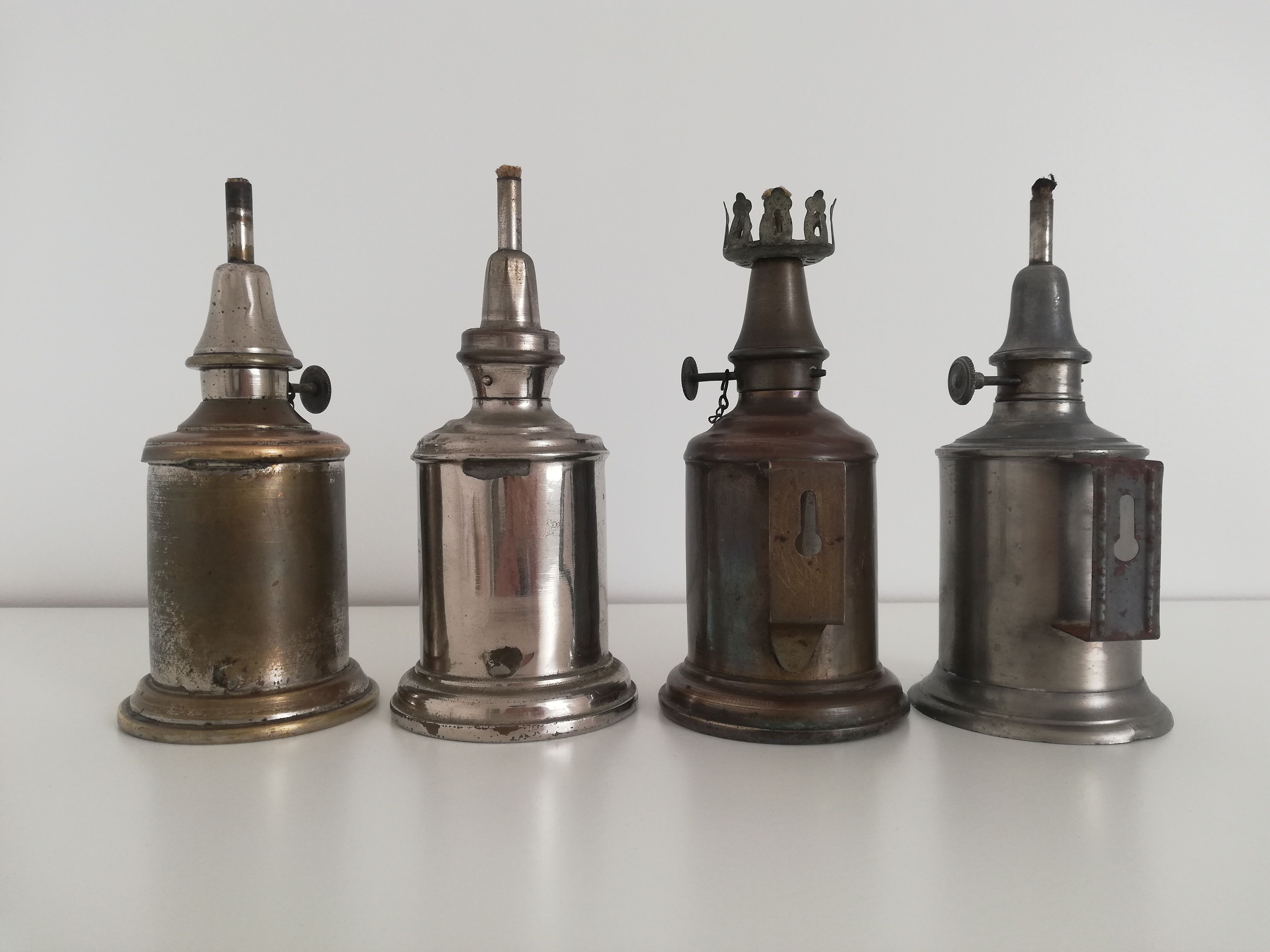 Gasoline lamp the swallow, pigeon 1900