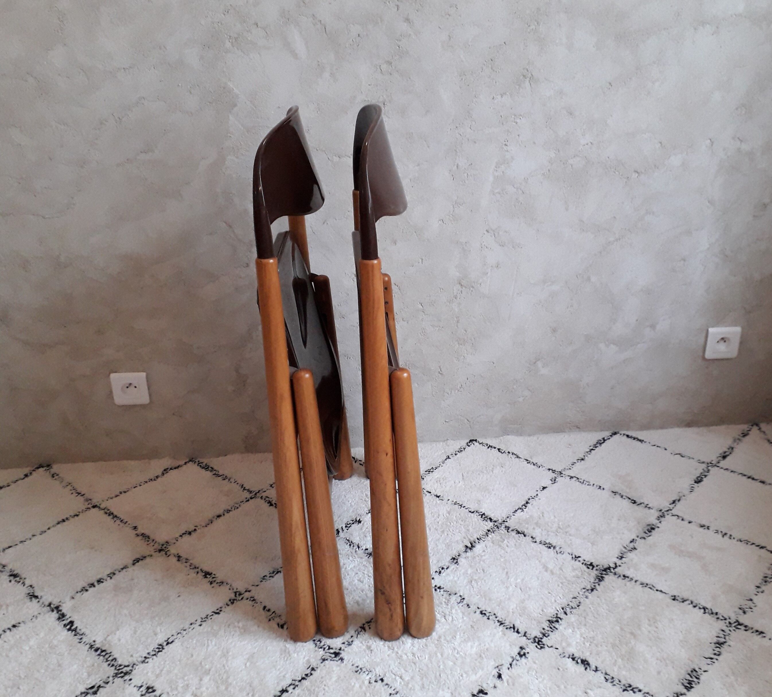 Set of two folding chairs