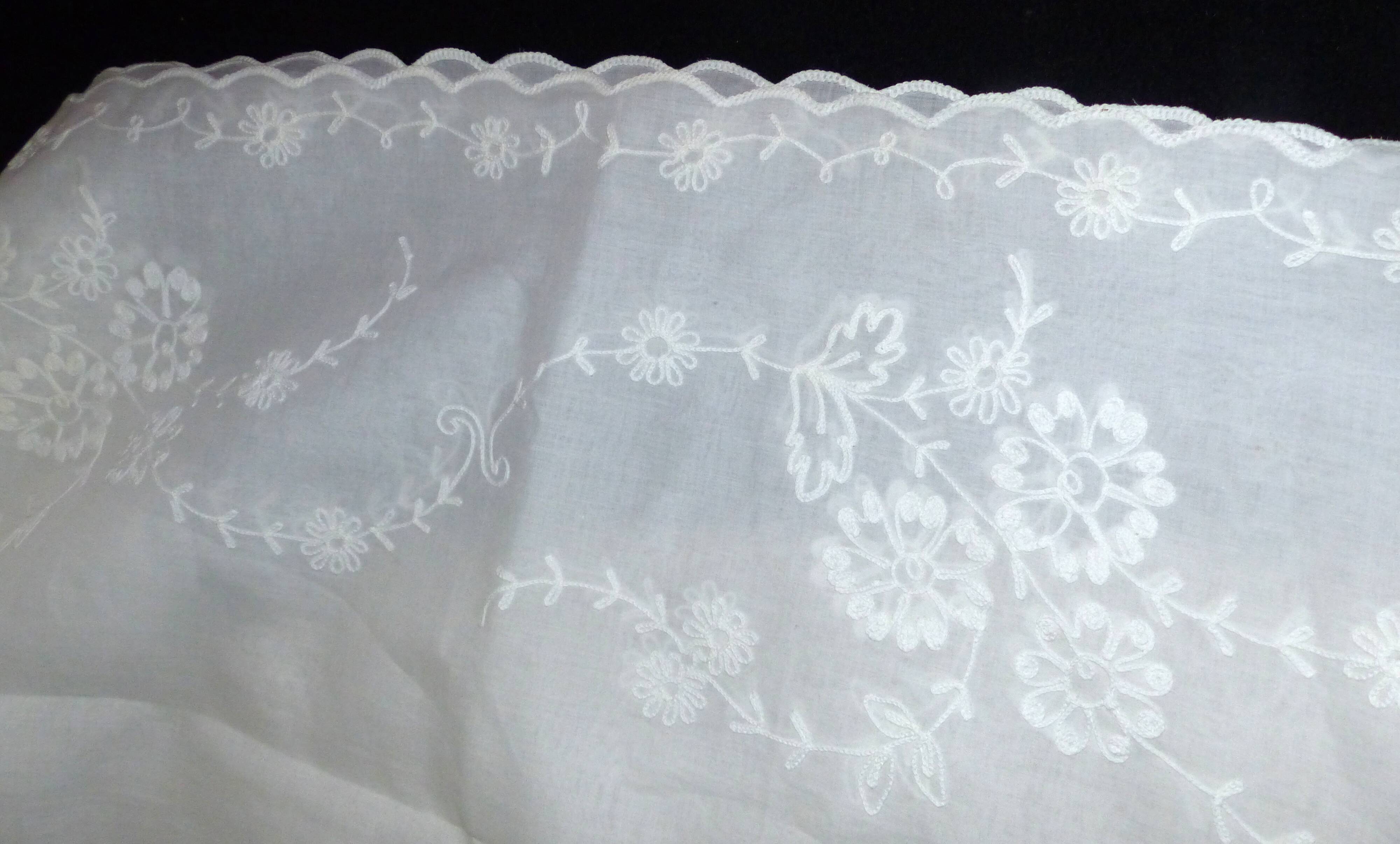 Une nappe et 7 serviettes