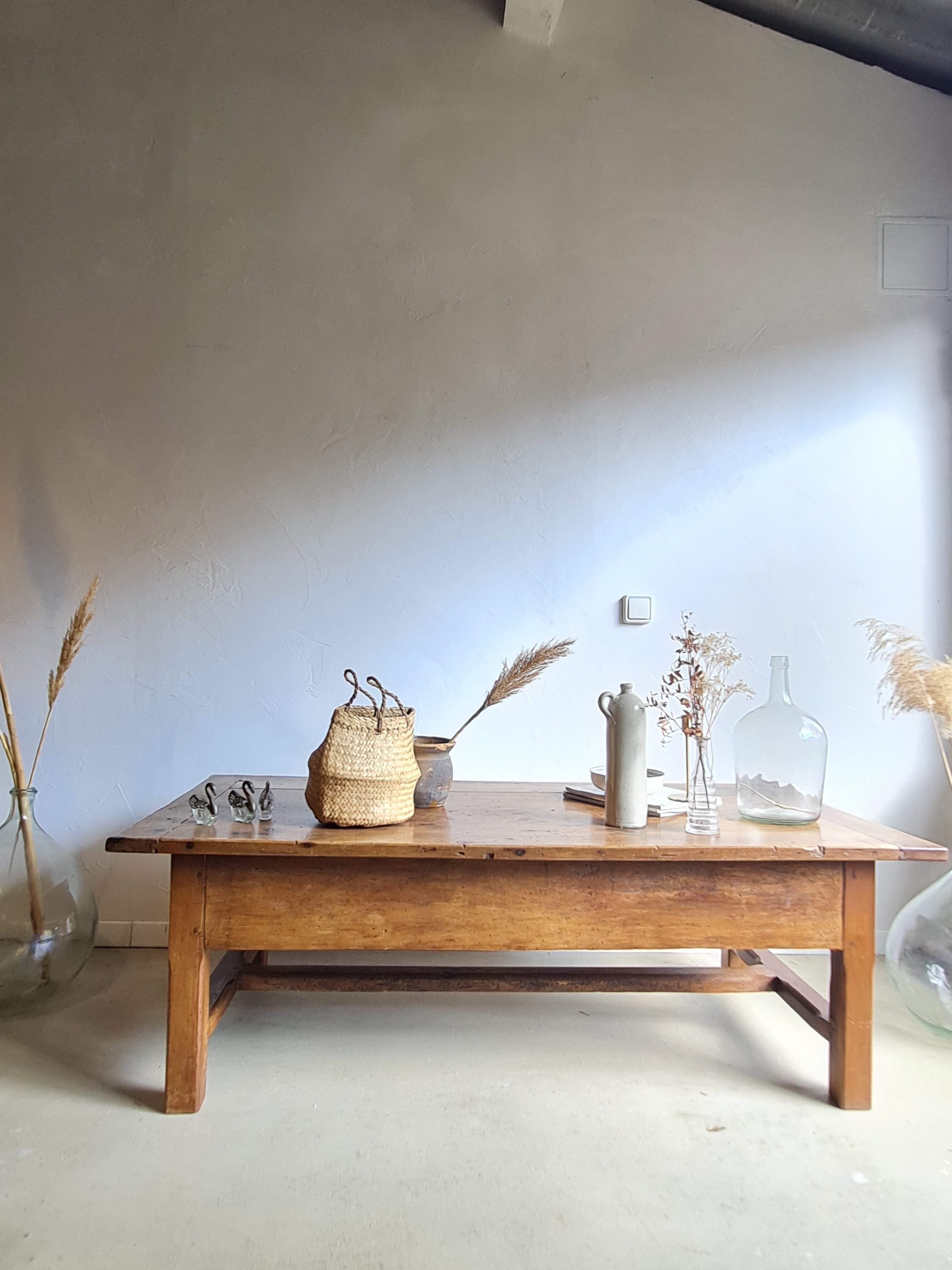 Vintage firm-minded coffee table