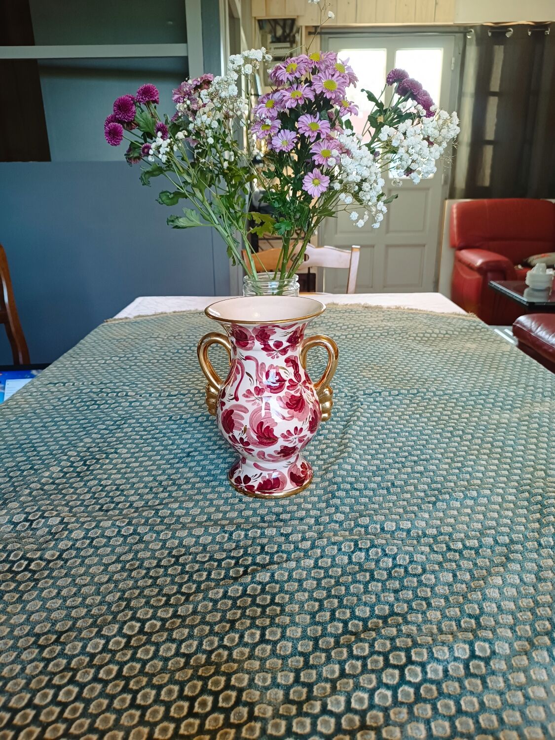 Henri Béquet porcelain vase – Medici shape – Red floral decoration