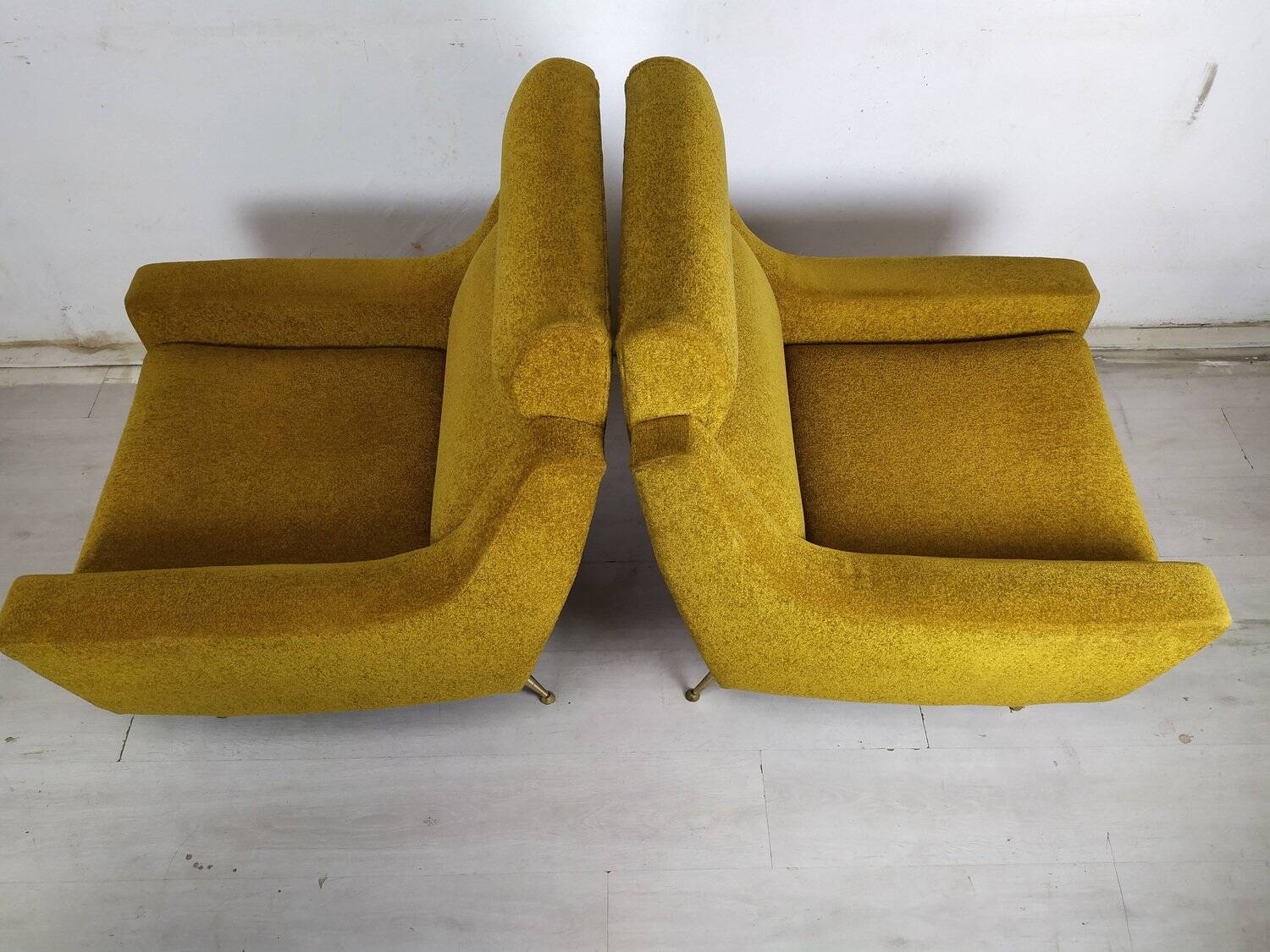 Fauteuils en velours moutarde, 1960