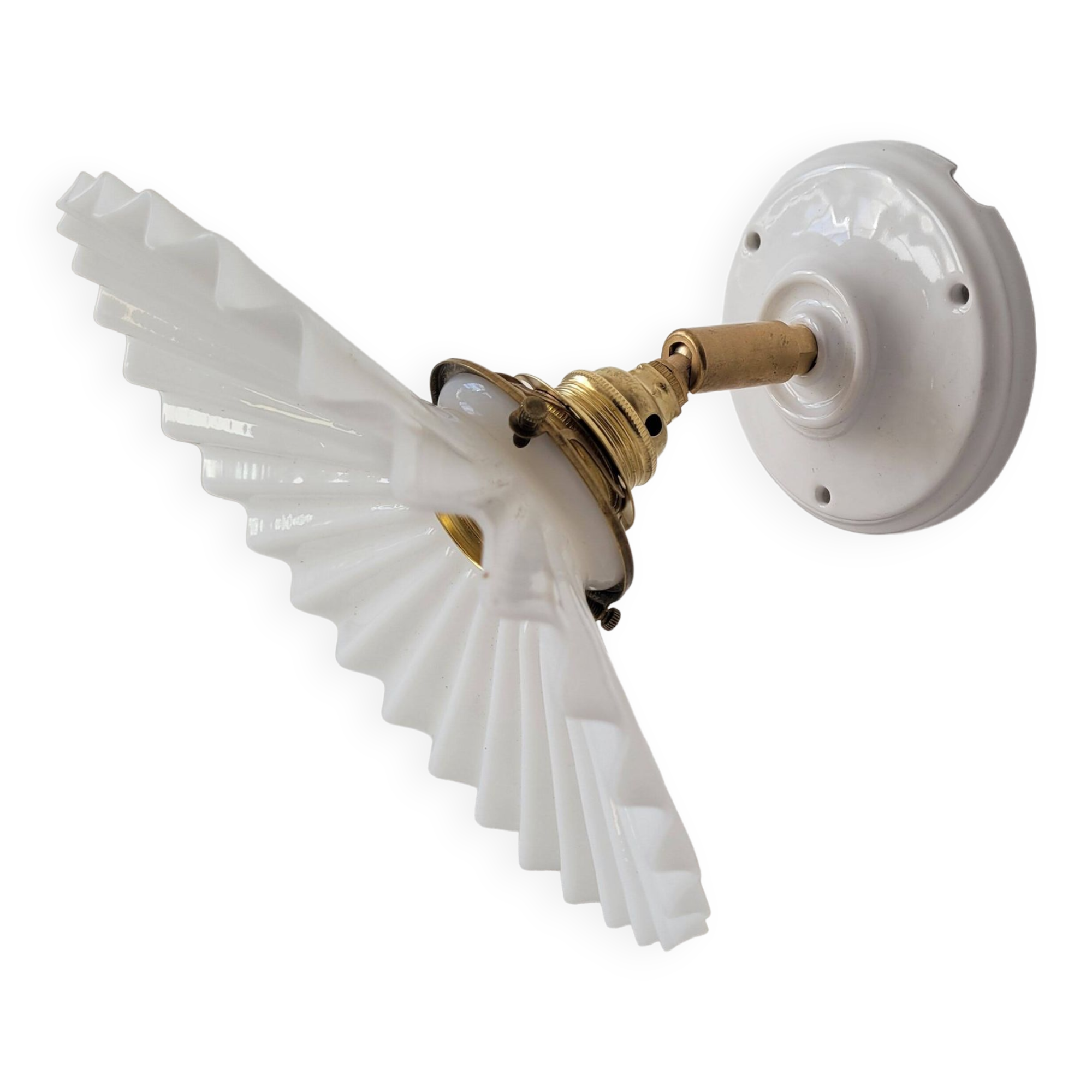 Wall lamp in opaline, brass and glass