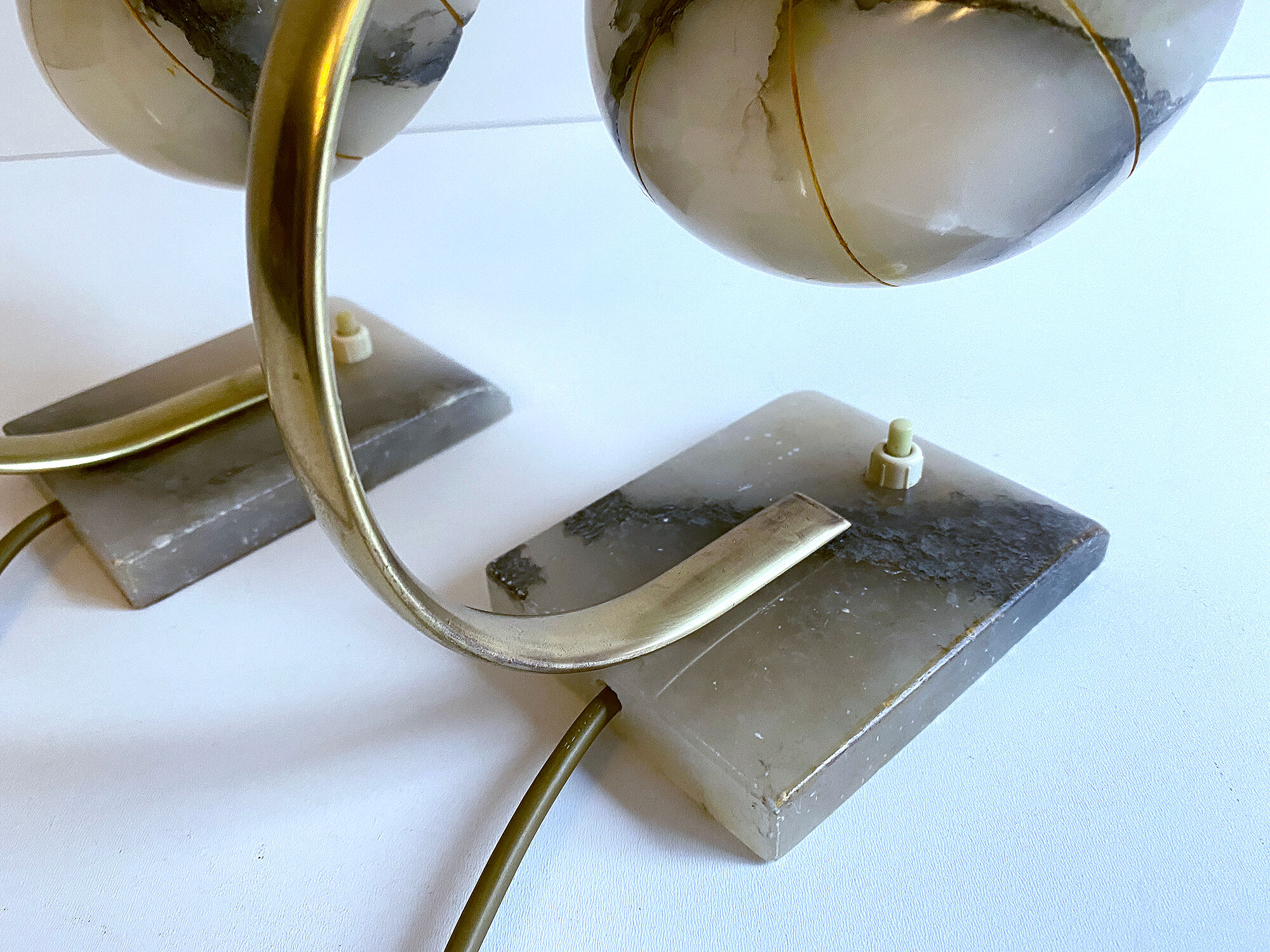 Pair of vintage art deco lamps, albatre marble brass, 30 years