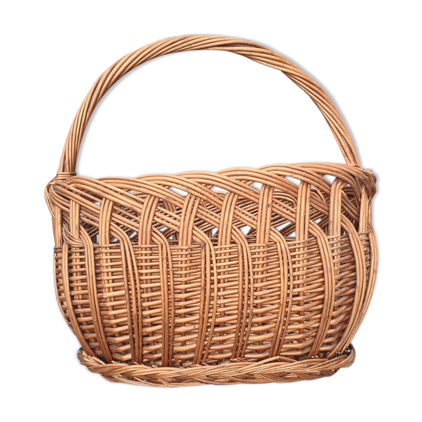 Basket with wicker handle