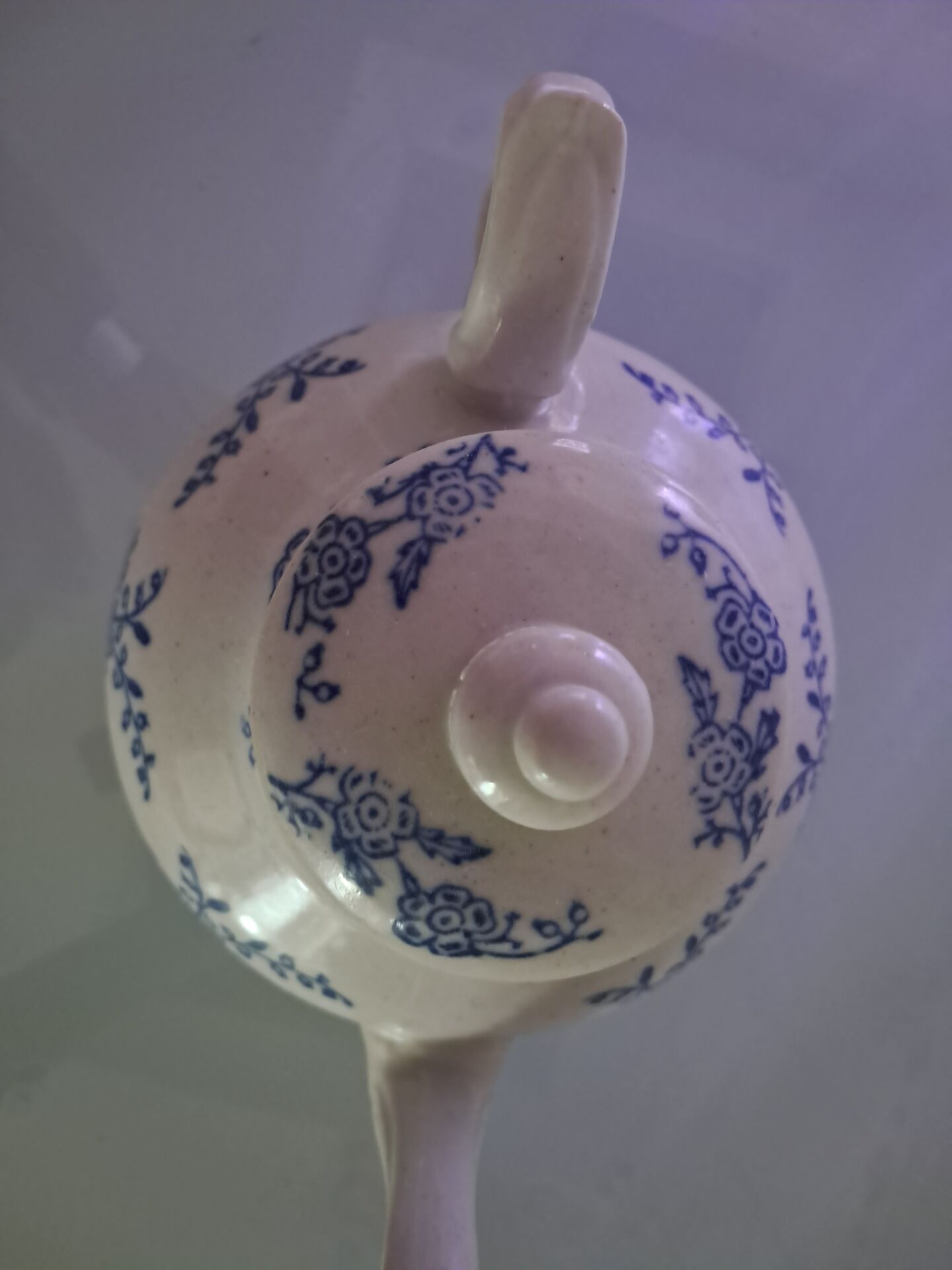 Théière ancienne en grès