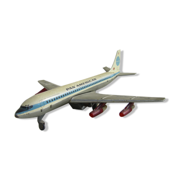 Old plane in tole "pan america"