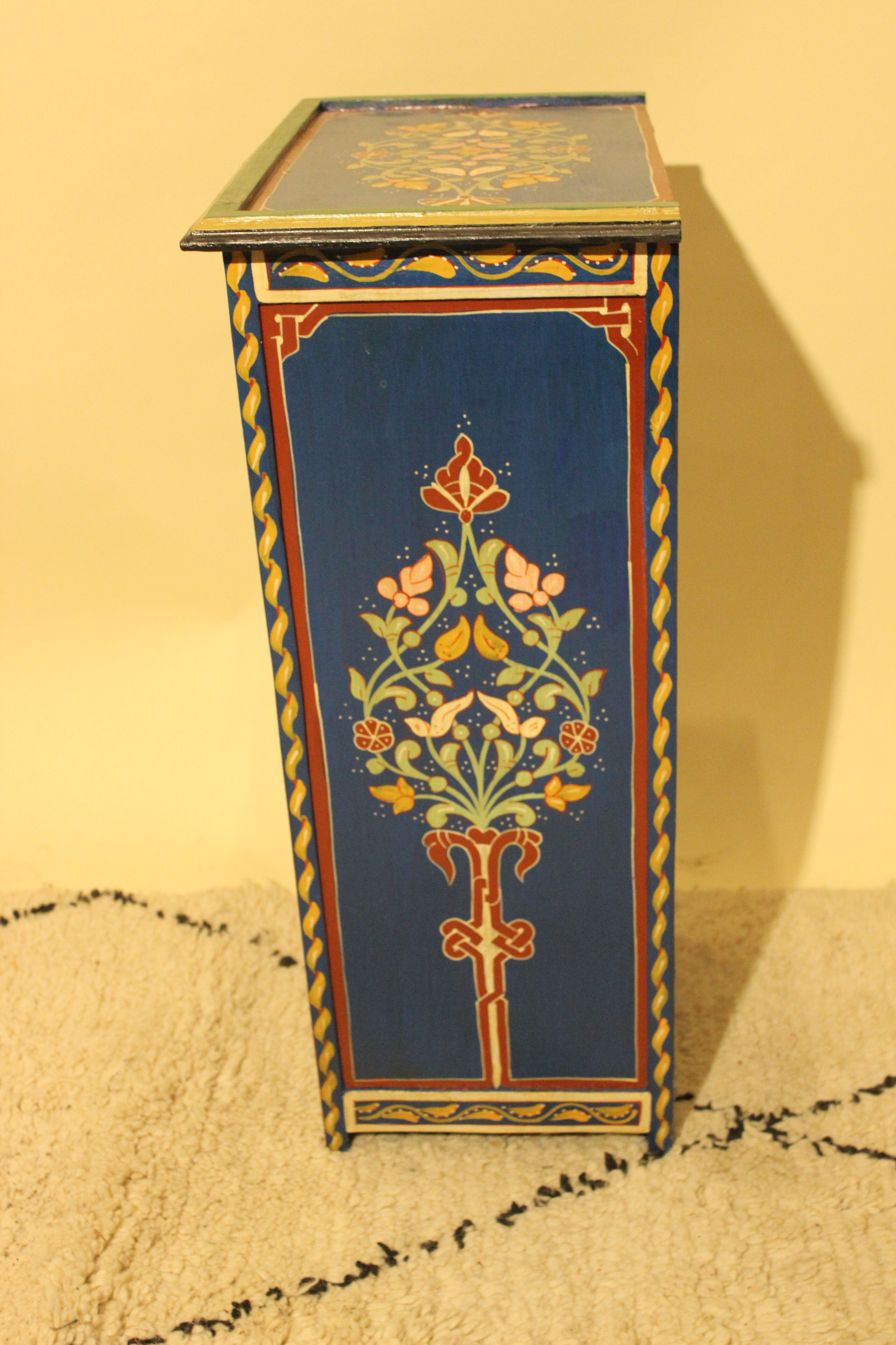 Moroccan chest of drawers