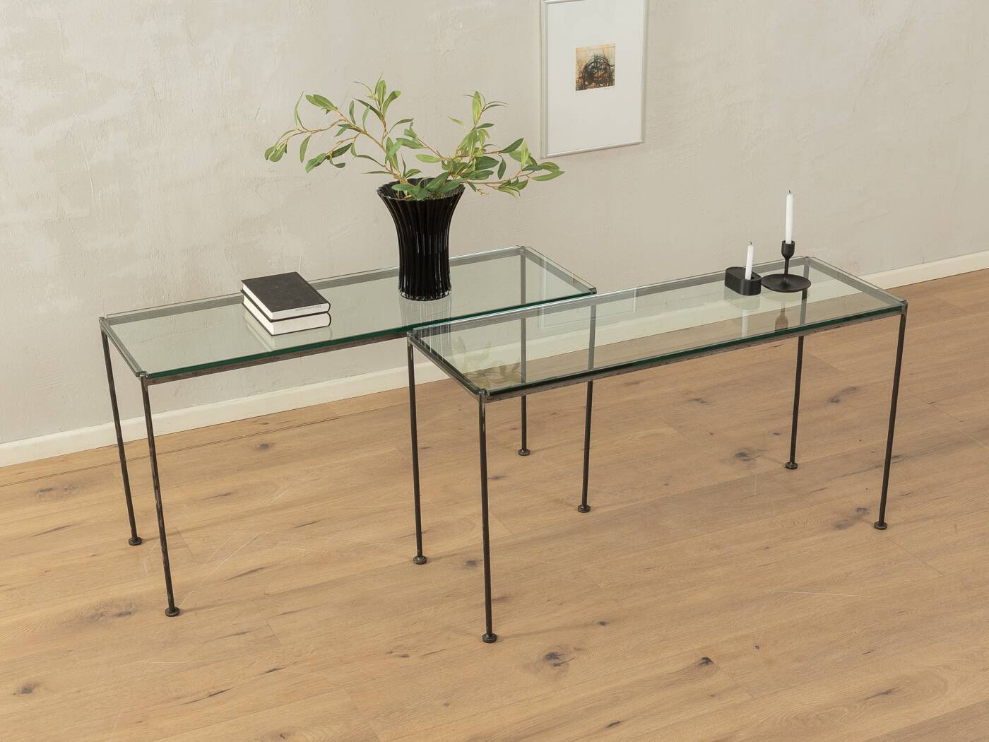 Ensemble de tables des années 1980